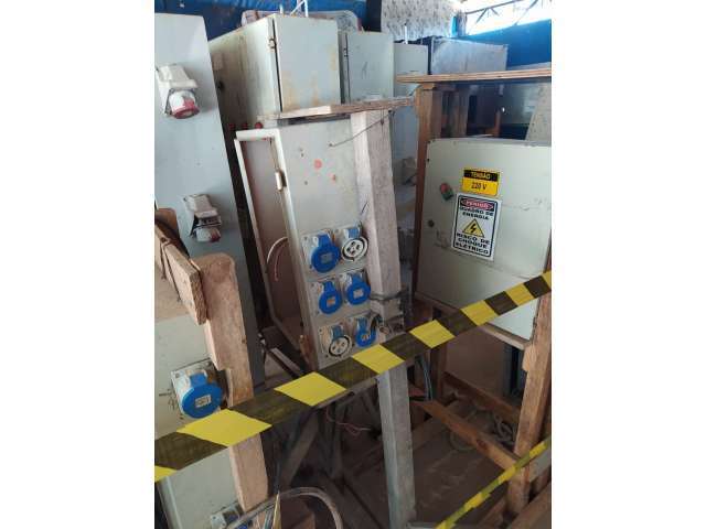 QUADROS ELÉTRICO TIPO ROBO