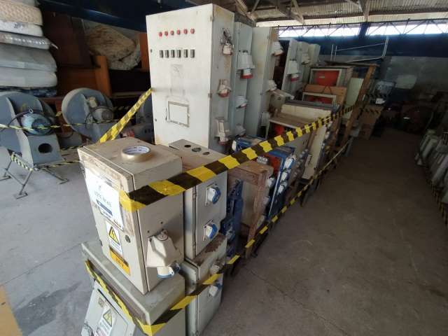 QUADROS ELÉTRICO TIPO ROBO