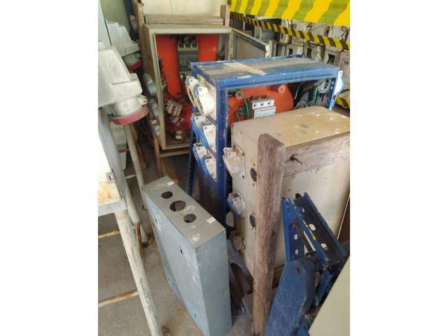 QUADROS ELÉTRICO TIPO ROBO