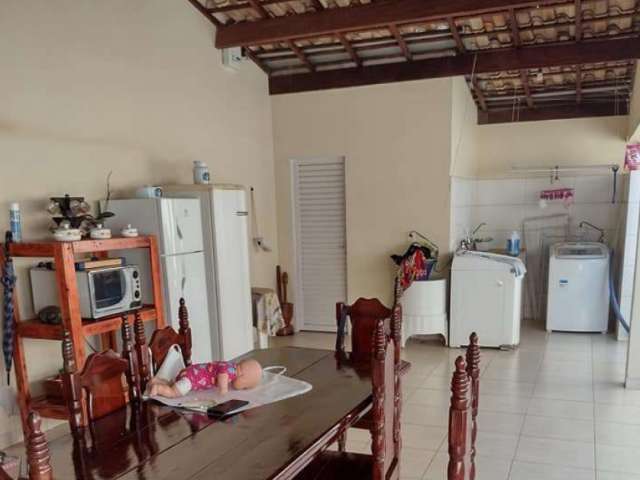 Casa c/ 3 dorms e 450m² AT em Barra do Garça/MT
