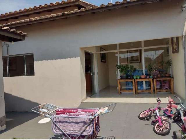 Casa c/ 3 dorms e 450m² AT em Barra do Garça/MT