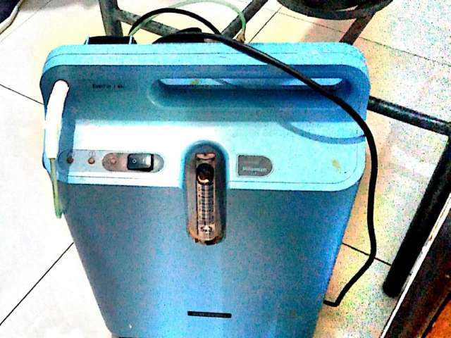 Diversos itens como: monitores cardíacos, bombas de infusão, autoclave, etc