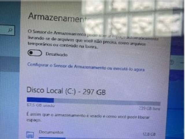 Diversos itens como: mesas, balcões, impressoras, etc