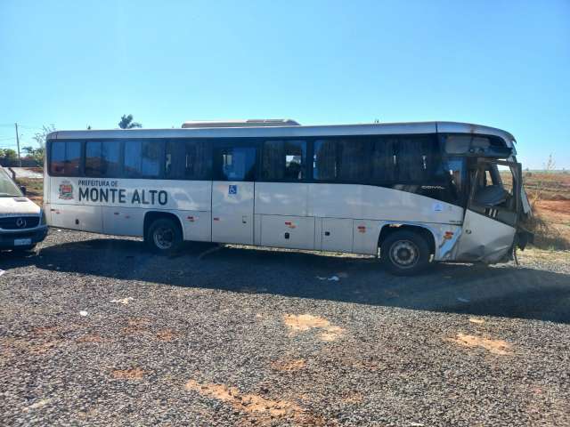 IVECO/COMIL VERSATILE R  19/20 (ÔNIBUS)