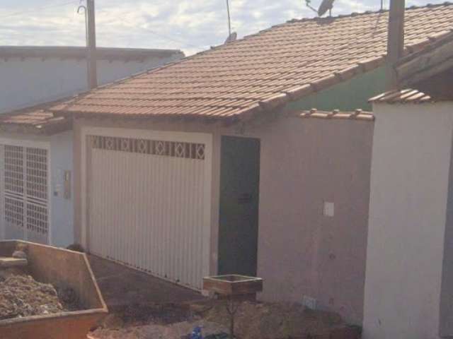 Casa c/ 200m²AT e 32,35m² AC em Franca/SP
