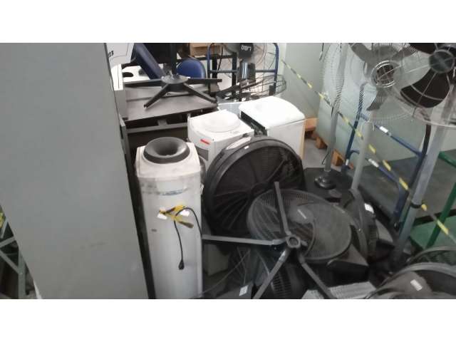 Diversos itens como: ventiladores, cadeiras, fogões industriais, etc.