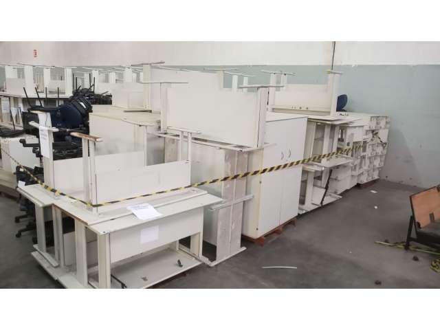 Diversos itens como: ventiladores, cadeiras, fogões industriais, etc.