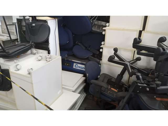 Diversos itens como: ventiladores, cadeiras, fogões industriais, etc.