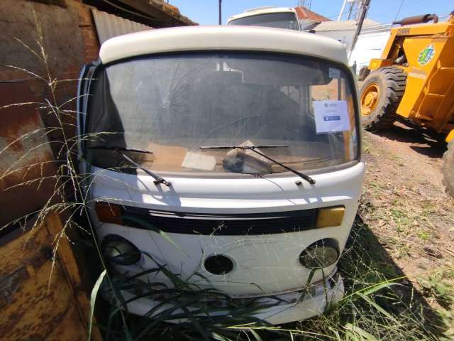 SUCATA DE VW/KOMBI, 2000