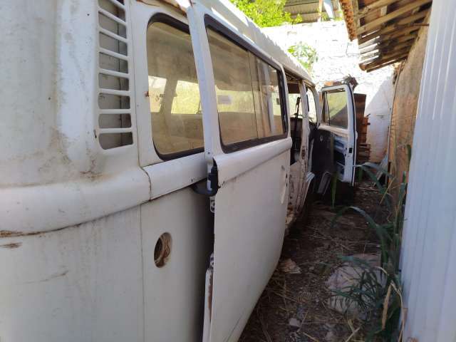 SUCATA DE VW/KOMBI, 2000