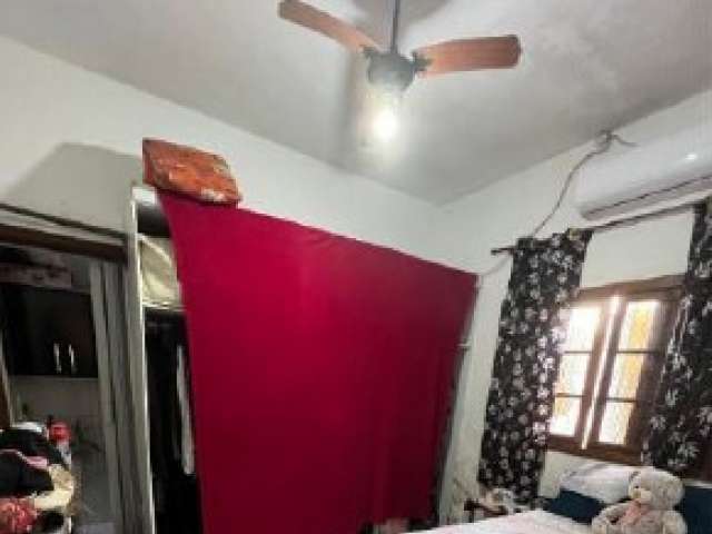 UMA CASA C/ 68,95M² AC, C/149,00M² AT EM MONGAGUÁ/SP