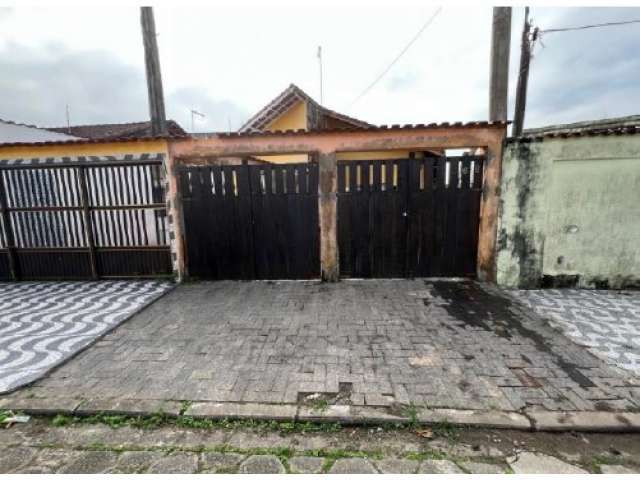 UMA CASA C/ 68,95M² AC, C/149,00M² AT EM MONGAGUÁ/SP