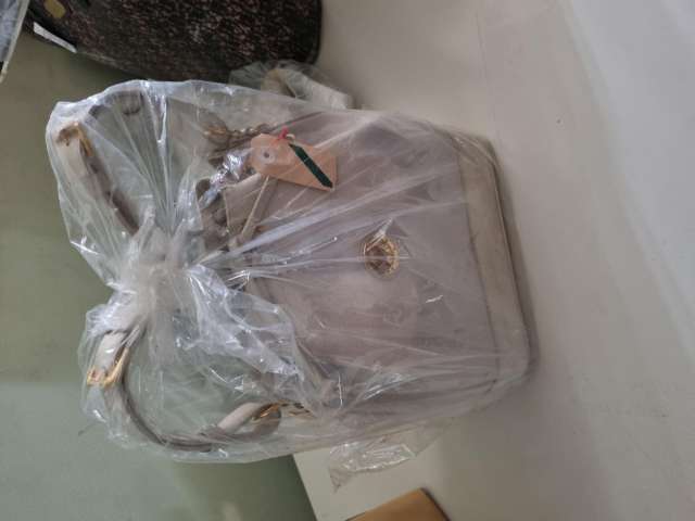 3.300 bolsas variadas, marca Victor Hugo