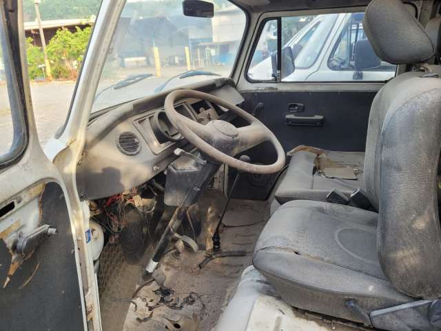 VOLKSWAGEN/KOMBI LOTAÇÃO 12/13