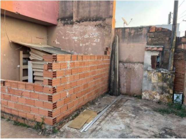 Casa c/ 43,41m² AC e 250m² AT em Mogi Guaçu/SP