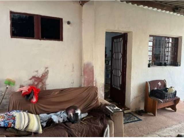Casa c/ 43,41m² AC e 250m² AT em Mogi Guaçu/SP