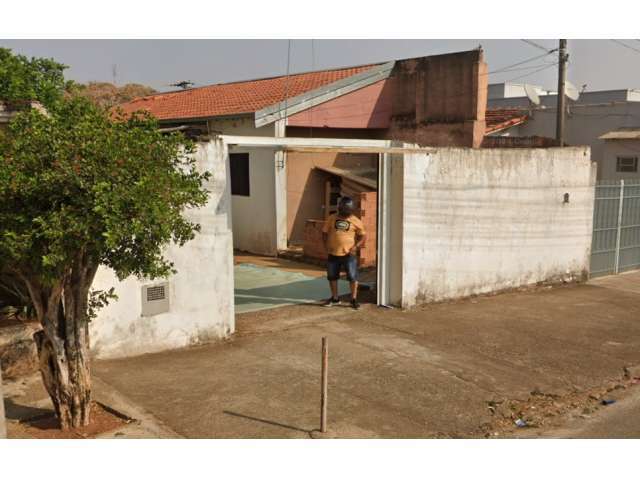 Casa c/ 43,41m² AC e 250m² AT em Mogi Guaçu/SP