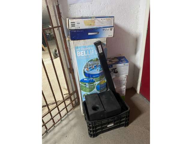Diversos itens como: video game X BOX , piscina de plástico e etc.