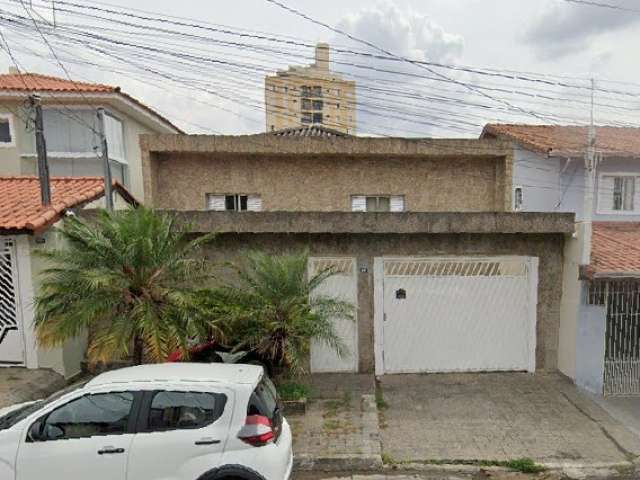 Terreno c/ 300m² AT e 264,20m² AC em Guarulhos/SP