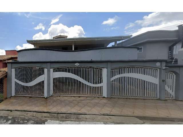 Casa c/ 260m² AT e 108,73m² AC e Sobrado c/ 600m² AT e 720m² AC em Atibaia/SP
