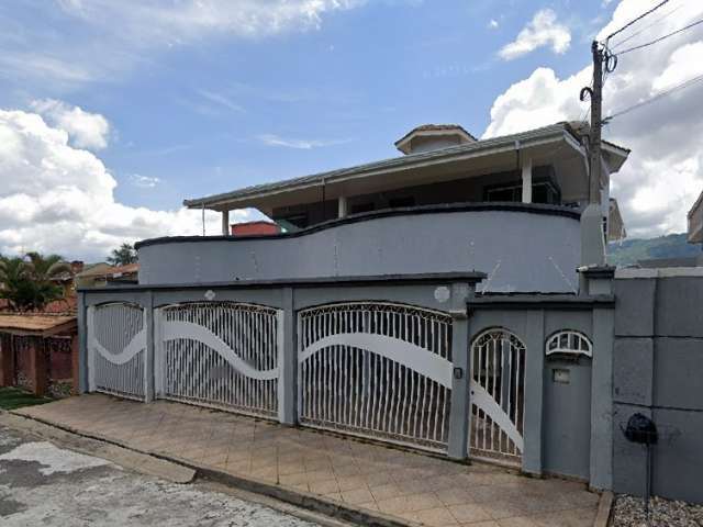 Casa c/ 260m² AT e 108,73m² AC e Sobrado c/ 600m² AT e 720m² AC em Atibaia/SP