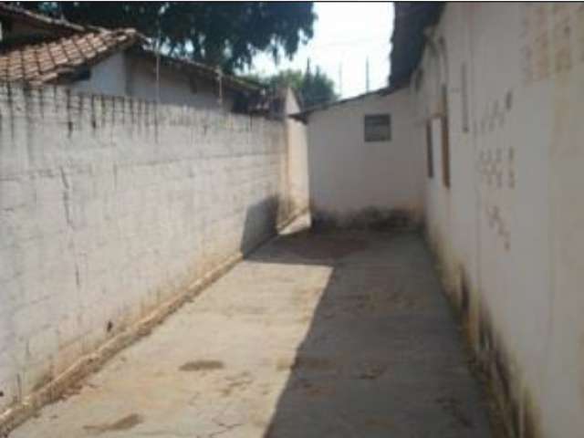 IMÓVEL COM 300M² AT EM ARAÇATUBA/SP