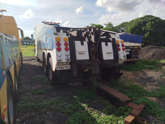 VW/31.330 CRC 6X4 2012/2013 (CAMINHÃO)