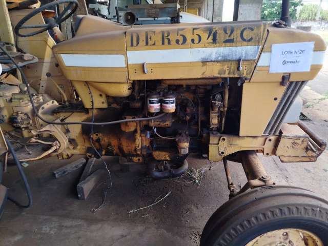 TRATOR DE PNEUS FORD/4610 1985