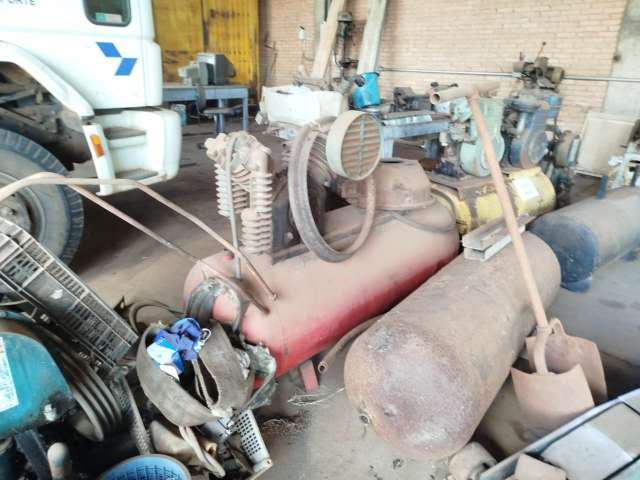 5 COMPRESSORES DE AR DIVERSAS CAPACIDADES