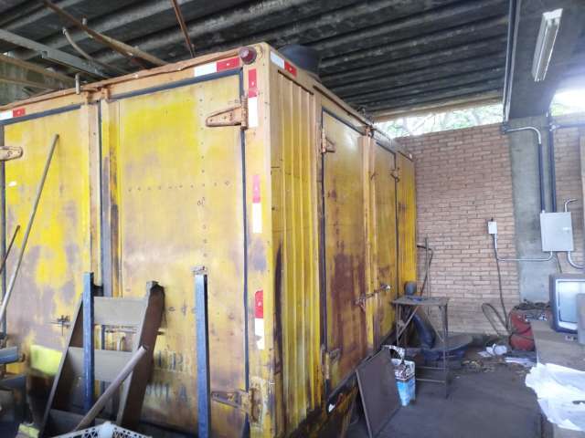 CONTAINER