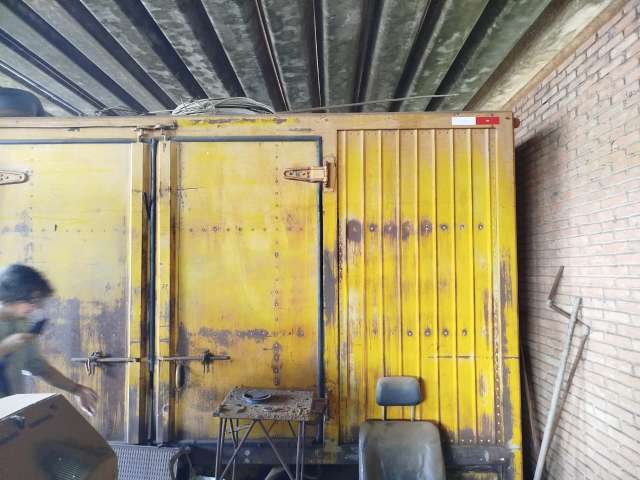 CONTAINER