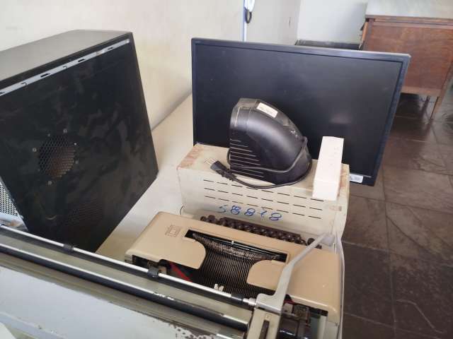 TERMÔMETRO, ESTABILIZADOR, MONITOR, COMPUTADOR, MÁQUINA DE ESCREVER MANUAL