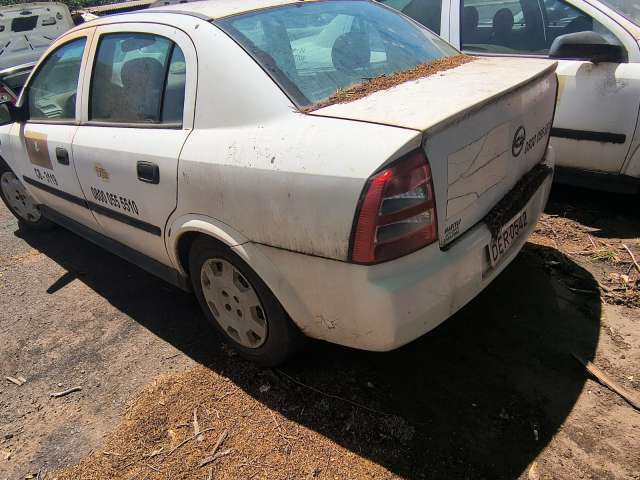 GM/ASTRA SEDAN 2003/2004 (AUTOMÓVEL)