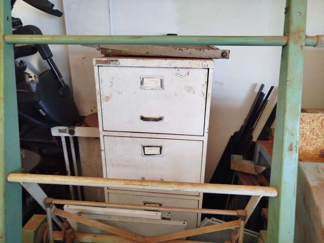 MESAS, CADEIRAS, ARMÁRIOS, VENTILADORES, FOGÕES, ETC
