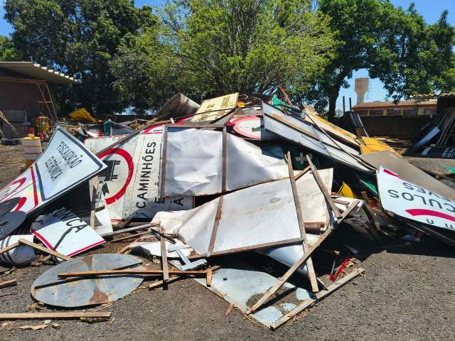 SUCATA DE PLACAS DE TRANSITO, GIROFLEX, DEFESA DE FERRO