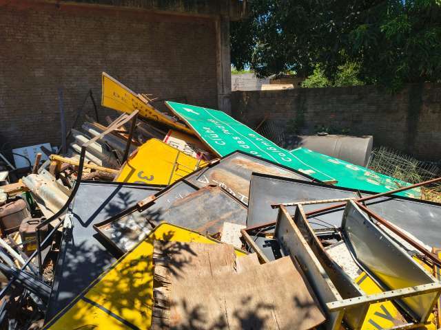 SUCATA DE PLACAS DE TRANSITO, GIROFLEX, DEFESA DE FERRO