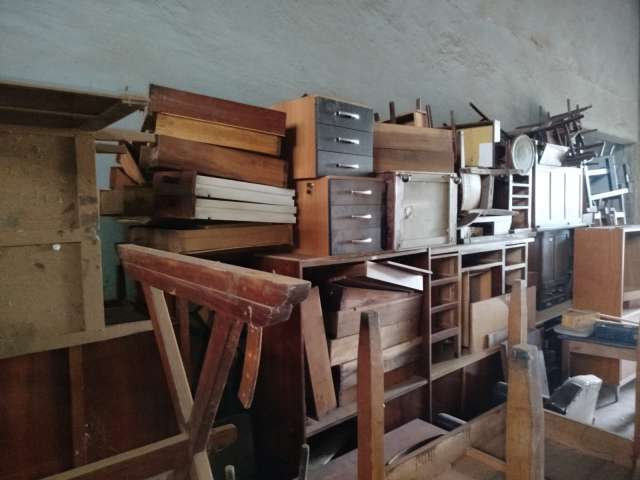 ARMARIOS, CADEIRAS, SOFAS, PRATELEIRAS, ETC