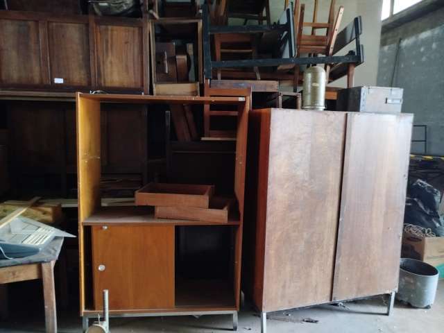 ARMARIOS, CADEIRAS, SOFAS, PRATELEIRAS, ETC