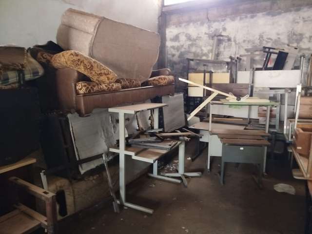ARMARIOS, CADEIRAS, SOFAS, PRATELEIRAS, ETC