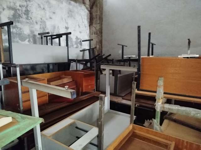 ARMARIOS, CADEIRAS, SOFAS, PRATELEIRAS, ETC