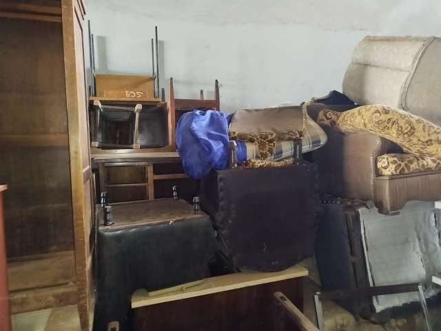 ARMARIOS, CADEIRAS, SOFAS, PRATELEIRAS, ETC