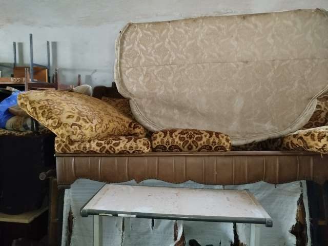 ARMARIOS, CADEIRAS, SOFAS, PRATELEIRAS, ETC
