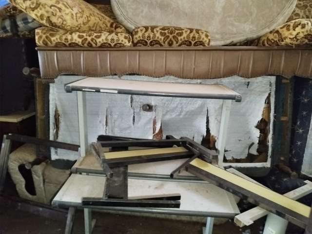 ARMARIOS, CADEIRAS, SOFAS, PRATELEIRAS, ETC