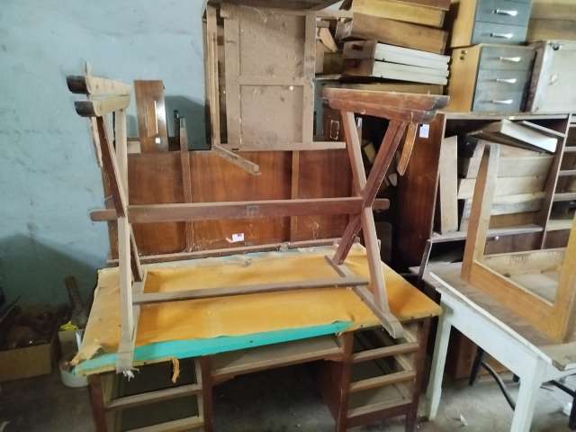 ARMARIOS, CADEIRAS, SOFAS, PRATELEIRAS, ETC