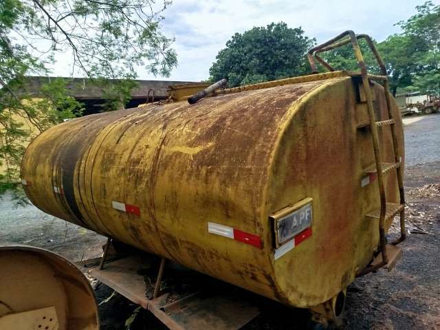 TANQUE P/ IRRIGAÇÃO SEM MARCA/10000L 1974