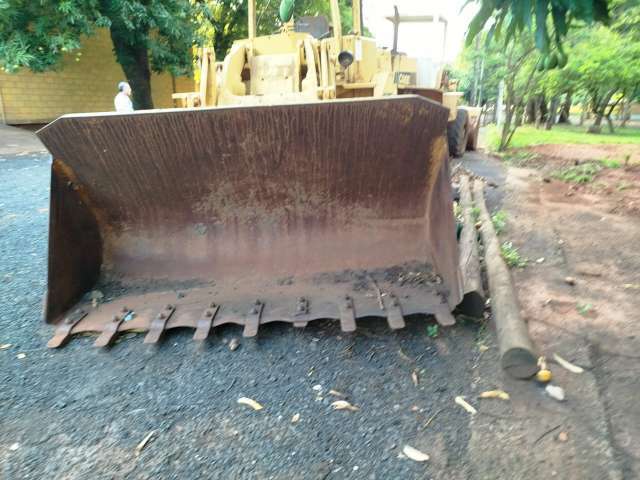 PÁ CARREGADEIRA CATERPILLAR/930-T 1992