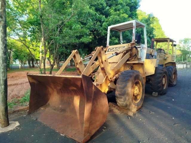 PÁ CARREGADEIRA CASE/W20B 1987