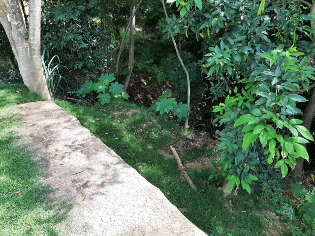 Terreno de esquina c/ 323,05m² no Parque São José, em Vinhedo/SP