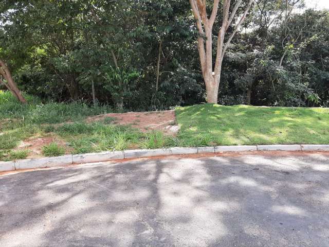 Terreno de esquina c/ 323,05m² no Parque São José, em Vinhedo/SP