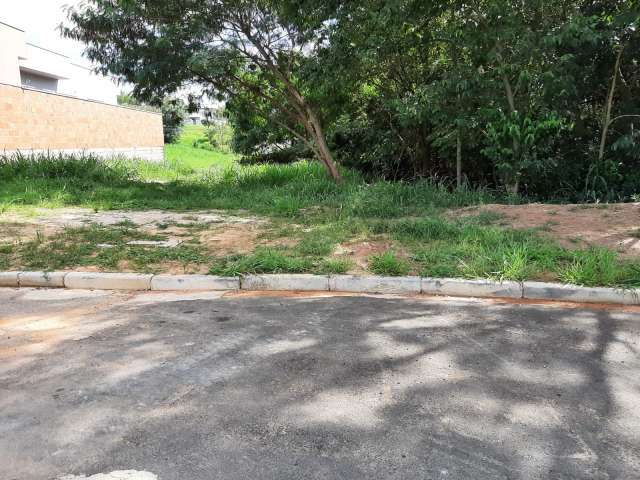 Terreno de esquina c/ 323,05m² no Parque São José, em Vinhedo/SP